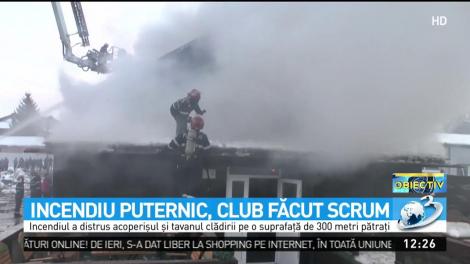 Incendiu puternic, club făcut scrum