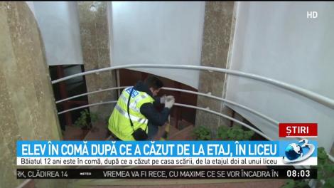 Situație revoltătoare &icirc;n T&acirc;rgoviște. Un elev este &icirc;n comă, după ce a căzut de la etajul doi al unei școli