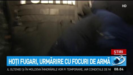 Urmărire ca în filme în Argeș. Trei bărbați au gonit zeci de kilometri cu polițiștii pe urmele lor