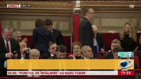 Președintele Iohannis intră la Ateneul Român