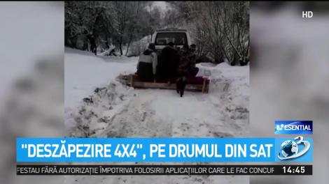 Metodă inedită de deszăpezire la sat