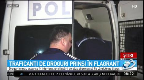 Traficanţi de droguri prinşi &icirc;n flagrant