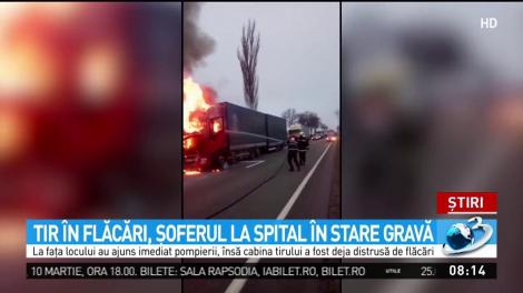 Un TIR a luat foc &icirc;n timp ce se afla &icirc;n mers, &icirc;ntre Craiova și Pitești