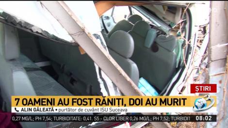 Un microbuz s-a izbit cumplit de o autoutilitară la Suceava. Planul roșu de intervenție a fost activat: 2 persoane au murit și 7 sunt grav rănite