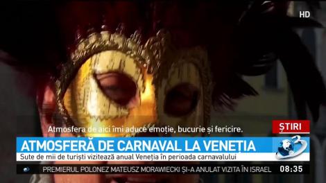 Atmosferă de carnaval la Veneţia