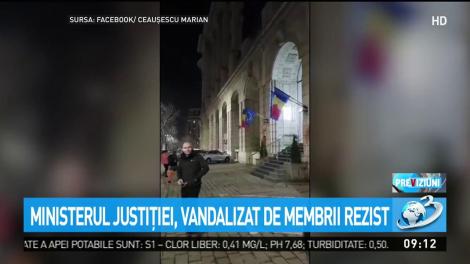 Ministerul Justiţiei, vandalizat de membrii Rezist