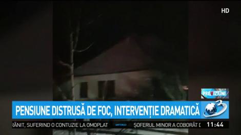 Incendiu puternic la o pensiune din Brașov. Autoritățile au intervenit de urgență