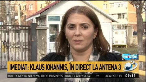 Elevă dată jos din microbuz, atacată de c&acirc;ini