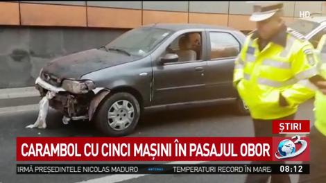 Accident grav în Pasajul Obor din București. Au fost implicate cinci mașini