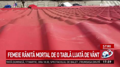 Moarte șocantă în Prahova! O femeie a fost ucisă de o tablă luată de vânt