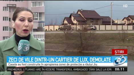 Zec de vile dintr-un cartier de lux, demolate