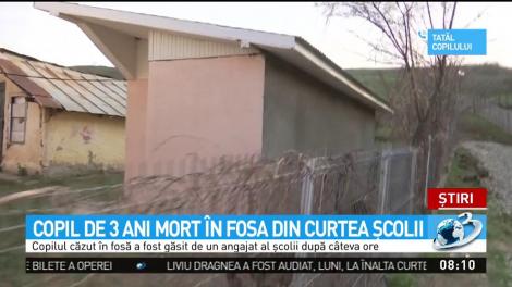 Copil de 3 ani mort &icirc;n fosa din curtea şcolii