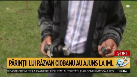 Imagini de la locul accidentului unde a murit Răzvan Ciobanu. Mai mulţi localnici au furat tot ce au găsit