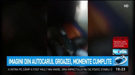 Imagini dramatice cu autocarul răsturnat pe c&acirc;mp de tornadă