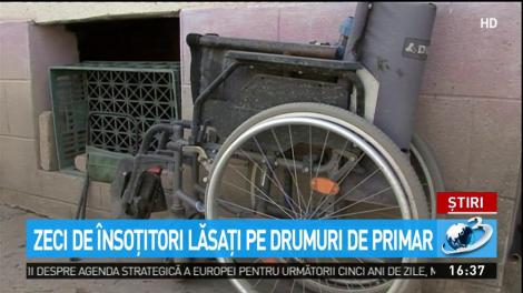 Zeci de &icirc;nsoţitori lăsaţi pe drumuri de primar