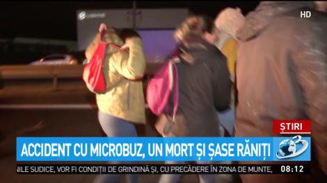 Accident cu microbuz, un mort şi şase răniţi