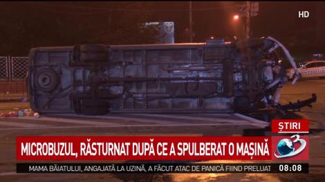 Accident grav &icirc;n Bacău. Microbuz, răsturnat după ce spulberat o mașină