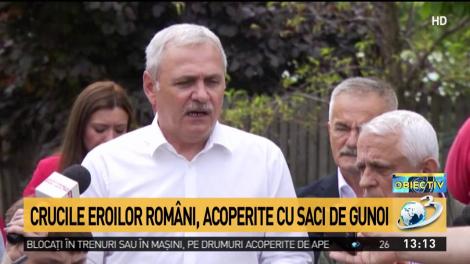Crucile eroilor rom&acirc;ni, acoperite cu saci de gunoi