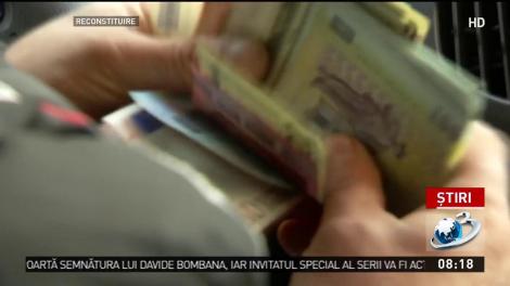 Jaf ca-n filme la o casă de schimb valutar! Un bărbat a fugit cu zeci de mii de euro, după ce a amenințat-o pe casieră cu un cuțit