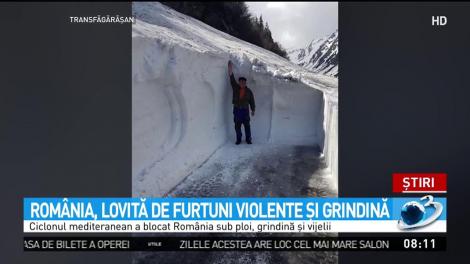 Ciclonul mediteranean a blocat România: ploi, furtuni și grindină cât pumnul. Anunțul meteorologilor