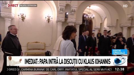 Papa Francisc a ajuns la Palatul Cotroceni. ''Klaus Iohannis: Bine aţi venit &icirc;n casa noastră!''