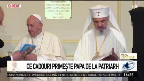Primele imagini de la întâlnirea Papei Francisc cu Patriarhul Daniel. Suveranul Pontif a primit un cadou de la Înalt Prea Sfințit