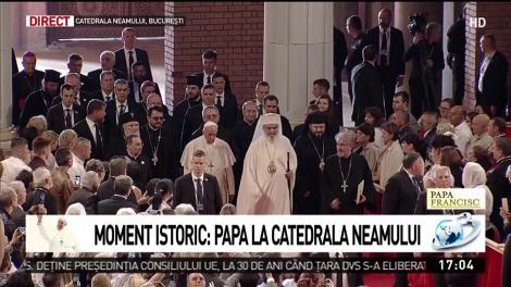 Papa Francisc a ajuns la Catedrala M&acirc;nturii Neamului