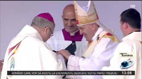 Papa Francisc a oferit Trandafirul de aur Sanctuarului Fecioarei Maria de la Şumuleu Ciuc