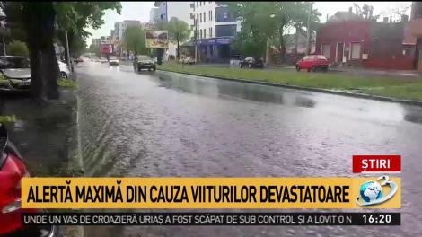 Jumătate din ţară, sub cod portocaliu de vijelii