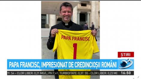 Cine este omul care a fost &icirc;mbrăţişat călduros de Papa Francisc