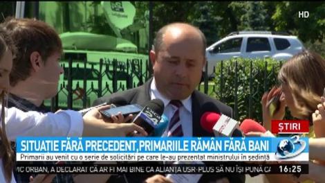 Situaţie fără precedent, Primăriile rămân fără bani