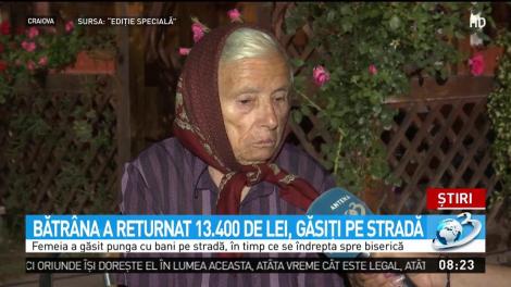 O bătrână din Craiova a găsit, pe stradă, o sacoșă plină cu bani. Omul care îi pierduse a muncit 20 de ani pentru ei