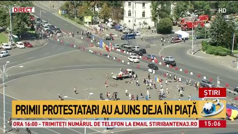 Primii protestari au ajuns în Piața Victoriei, cu steaguri și pancarte. Ce pregătesc pentru marele miting?