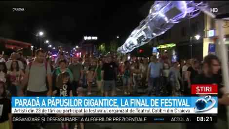 Paradă a păpuşilor gigantic la Craiova