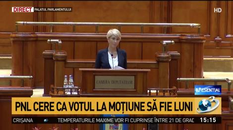 Este scandal uriaş în plenul Parlamentului înainte de citirea moţiunii de cenzură