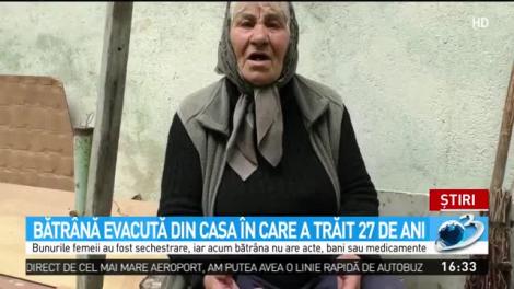 Caz revoltător în judeţul Braşov. O bătrână a fost aruncată în stradă, din casa în care locuise aproape 30 de ani