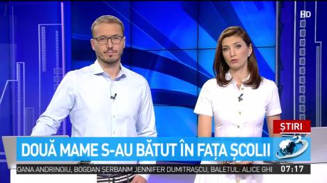 Două mame s-au bătut &icirc;n faţa şcolii