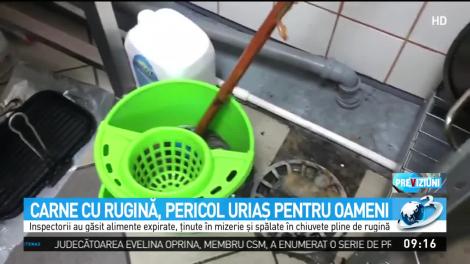 Carne și alte alimente cu rugină și mizerie în Capitală! Pericol uriaş pentru oameni