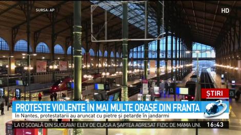 Proteste violente în mai multe oraşe din Franţa