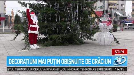 Decoraţiunile din ţară care i-a şocat pe rom&acirc;ni. Cum arată Moş Crăciun de la Vaslui