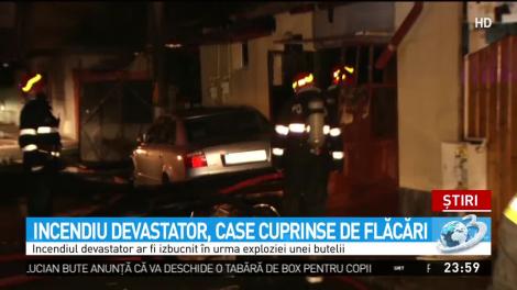 Incendiu puternic &icirc;n Bucureşti. Şase case au fost cuprinse de flăcări