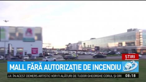 Cel mai mare mall din Craiova funcţionează fără autorizaţie de securitate la incendiu! Mii de oameni sunt în pericol zilnic