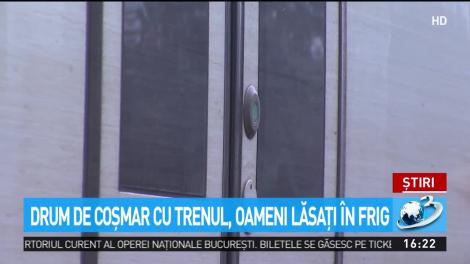 Drum de coşmar cu trenul, oameni lăsaţi &icirc;n frig