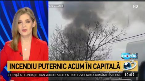 Incendiu de proporţii în nordul Capitalei. O casă a ars în totalitate