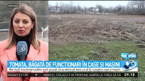 Tomata, băgată de funcţionari &icirc;n case şi maşini