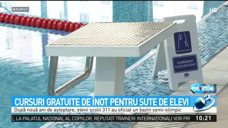 Cursuri gratuite de înot pentru sute de elevi. Cine sunt copiii care pot beneficia de ele