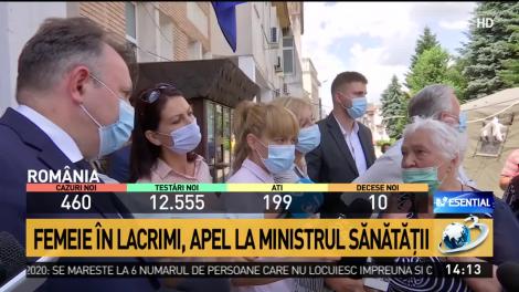 Momentul emoționant ce l-a făcut pe ministrul Sănătății să încalce distanțarea socială: „Vă implor, în numele lui Dumnezeu!”