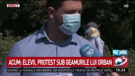 Protest al elevilor &icirc;n fața Guvernului! Aceștia cer autorităților să facă lumină &icirc;n cazul &icirc;nceperii anului școlar