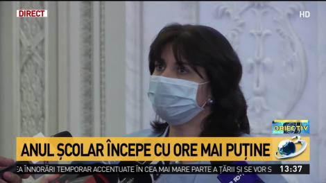 Anul şcolar &icirc;ncepe cu ore mai puţine