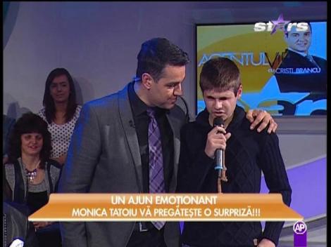 Alex Pădureanu și Edi Leanca interpretează "O brad frumos"